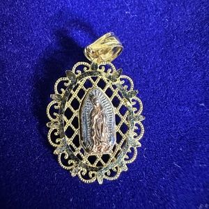 Never used 10k Gold Pendant